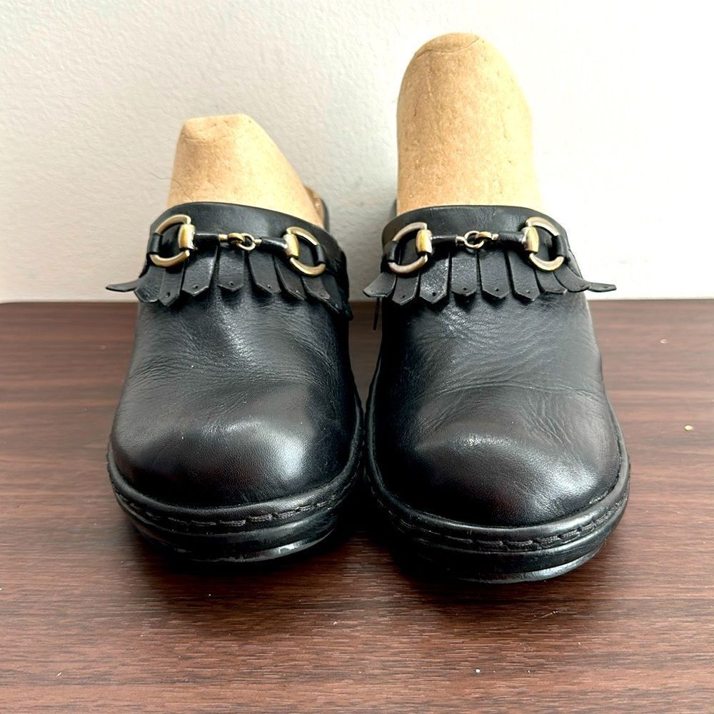 Bass Kyla Black Leather Horsebit Fringe Kilted Clog Mules Sz 8